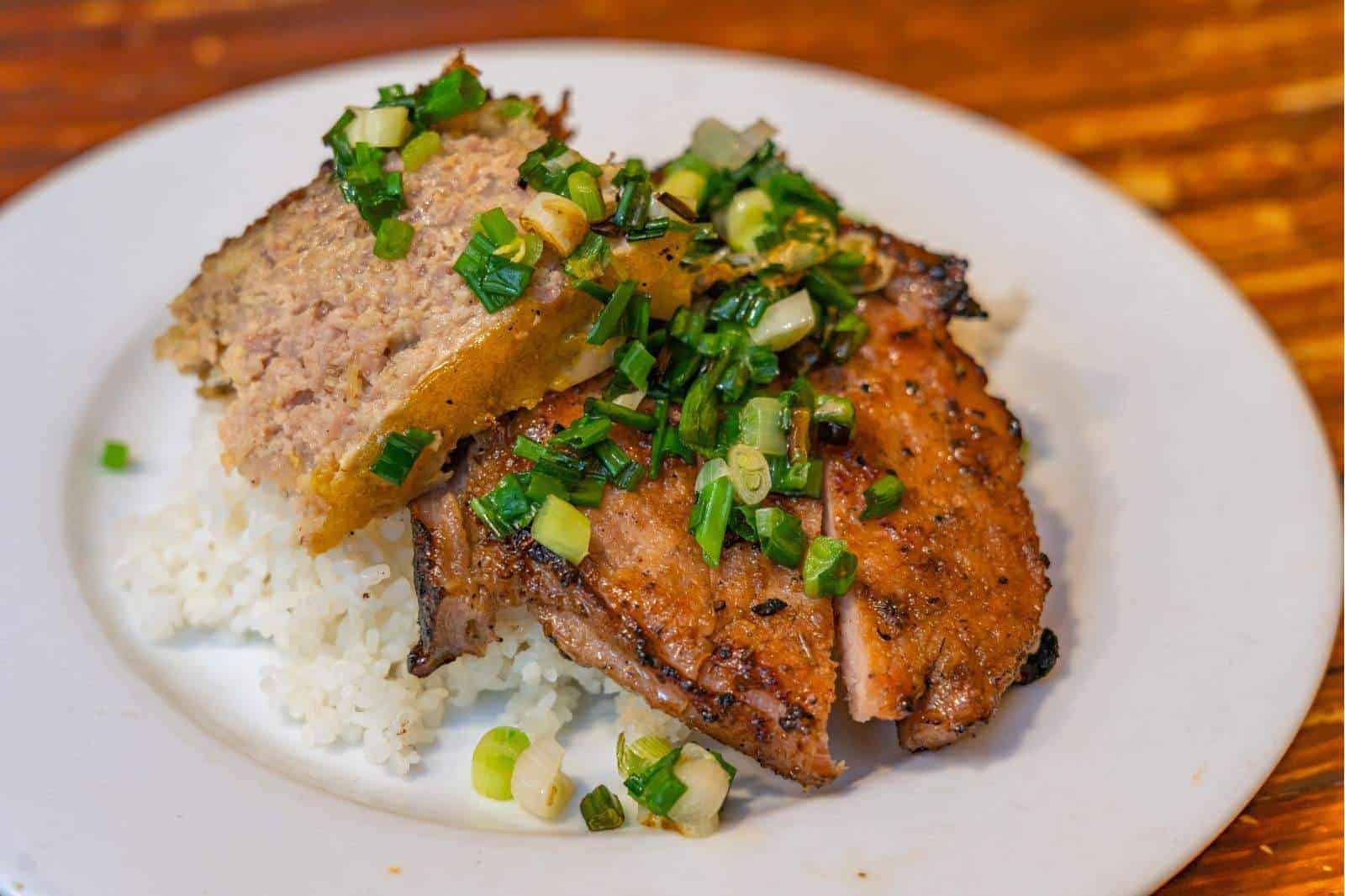 Vietnamesische Schweinekoteletts voller Aromen: Sườn Nướng Com Tam
