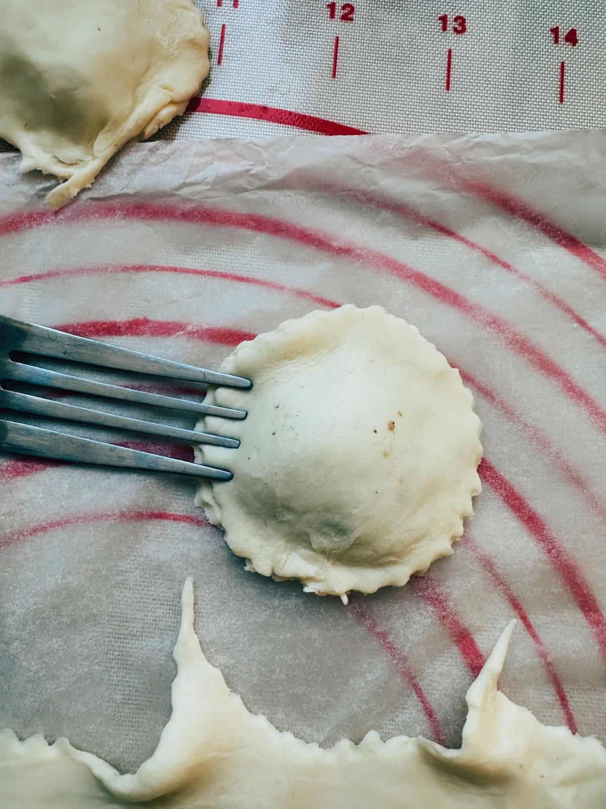 Instructions for Banh Pate So (pork pate chaud)