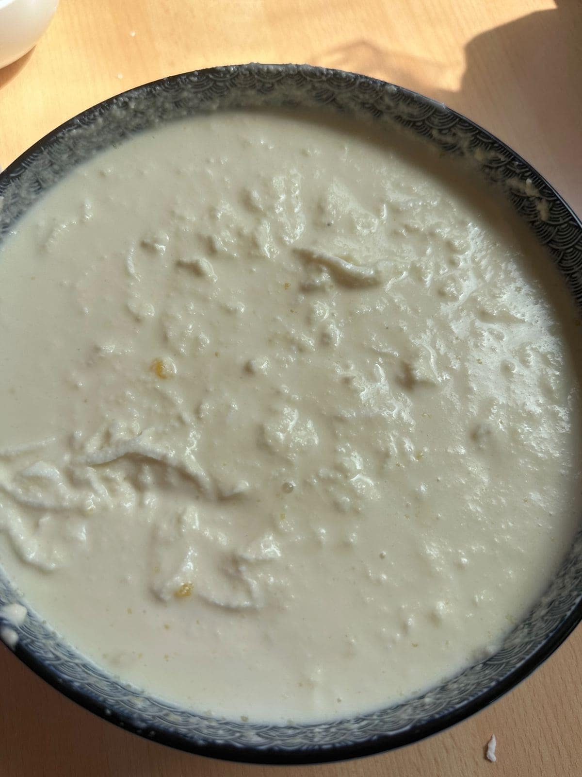 Einfacher Vietnamesischer Maniokkuchen (Cassava Cake) the batter of Vietnamese Cassava Cake