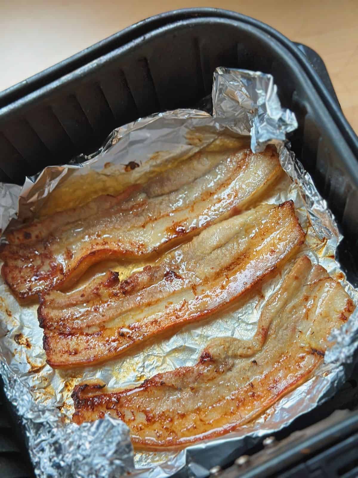 Vietnamese Grilled Lemongrass Pork Belly (Ba Chỉ Nướng Sả) Grill the pork belly in air fryer.