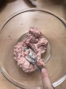 Knead the pork paste.