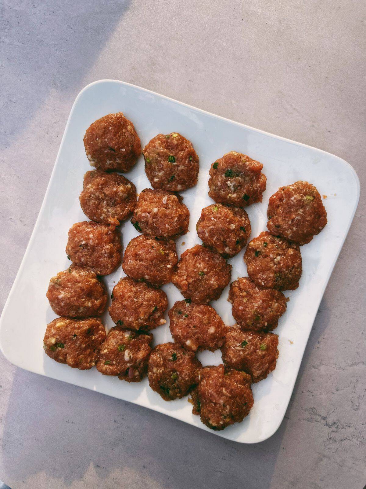 Original Bún Chả (gegrilltes Schweinefleisch aus Hanoi) meatballs for Bun Cha