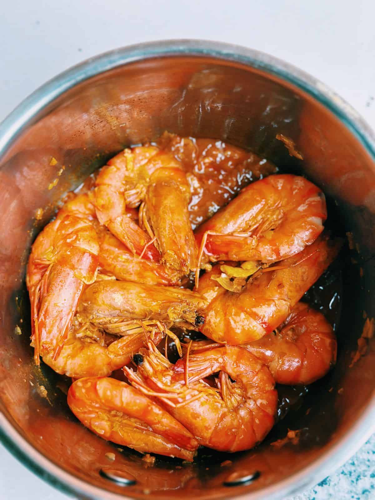 Very Authentic Mì Quảng: Central Vietnam’s Turmeric Noodles Cook the shrimps