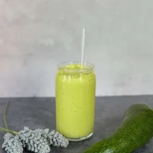 Vietnamesischer Avocado-Smoothie (Sinh Tố Bơ) Vietnamese Avocado Smoothie