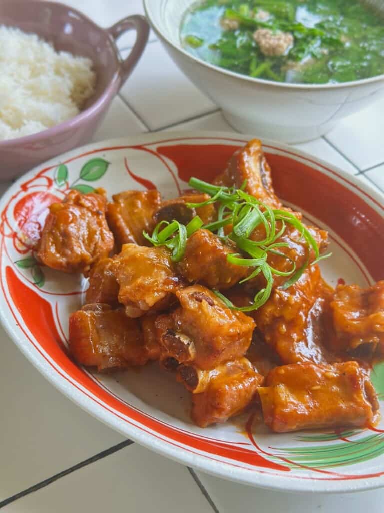 Sườn Xào Chua Ngọt (Vietnamese sweet & sour pork ribs)
