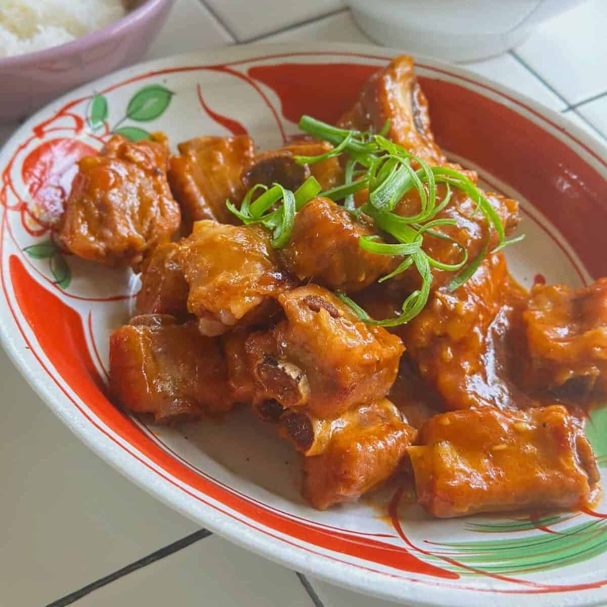 Sườn Xào Chua Ngọt (Vietnamese sweet & sour pork ribs)