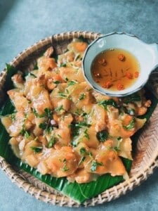 30-Minute Bánh Bột Lọc (Vietnamese Tapioca Dumplings) Bánh Bột Lọc (Vietnamese Tapioca Dumplings)