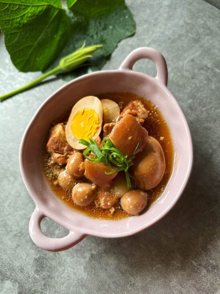Thit Kho Trung (Vietnamese Braised Pork & Eggs in coconu water)
