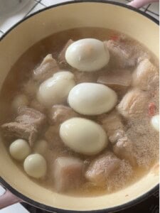 Braised pork & eggs for thit kho.